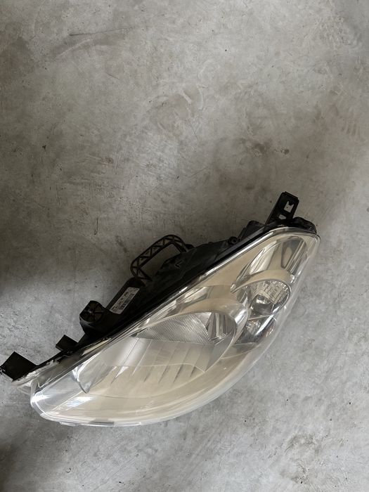 Lampa przednia lewa lub prawa Peugeot Partner 08-14r
