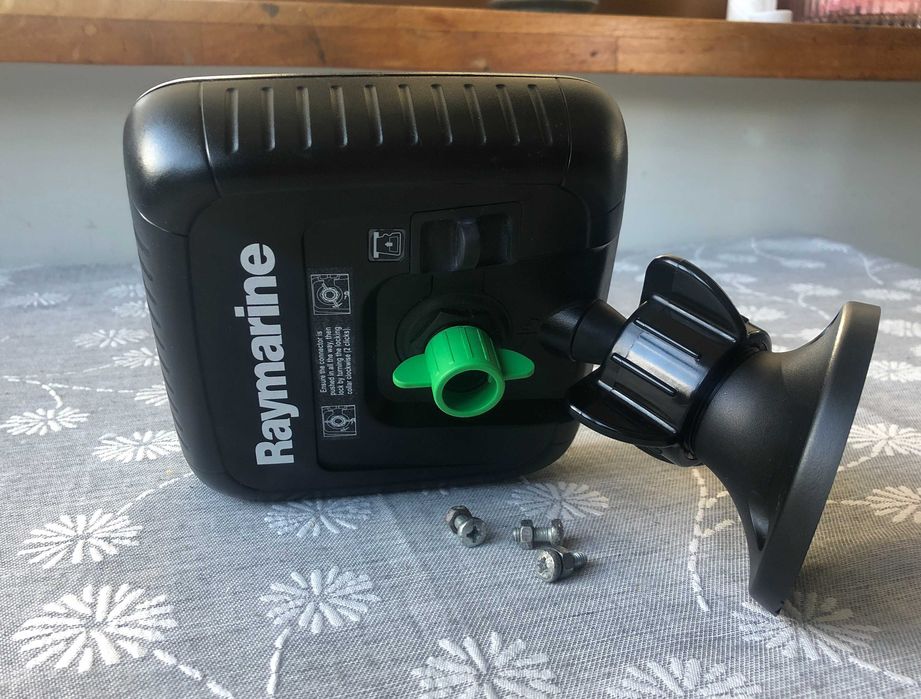 Ekran / Wyświetlacz echosondy Raymarine Dragonfly-4 PRO – stan bdb, DARMOWA WYSYŁKA