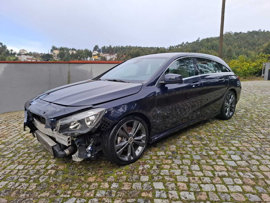 Mercedes CLA 180 d Shooting Brake Apenas 130 Mil Kms de 2017
