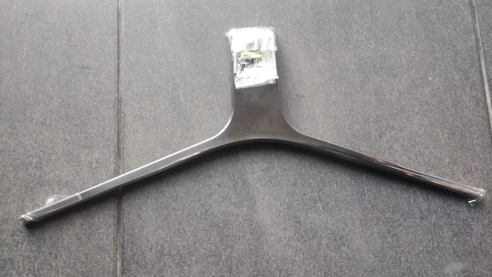 Suportes de Tvs mais comando LG