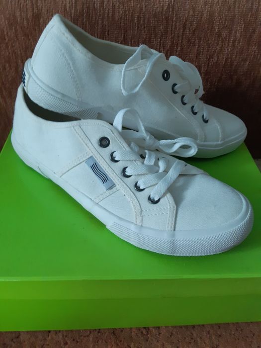 Белые кеды Германия. 1000 гр