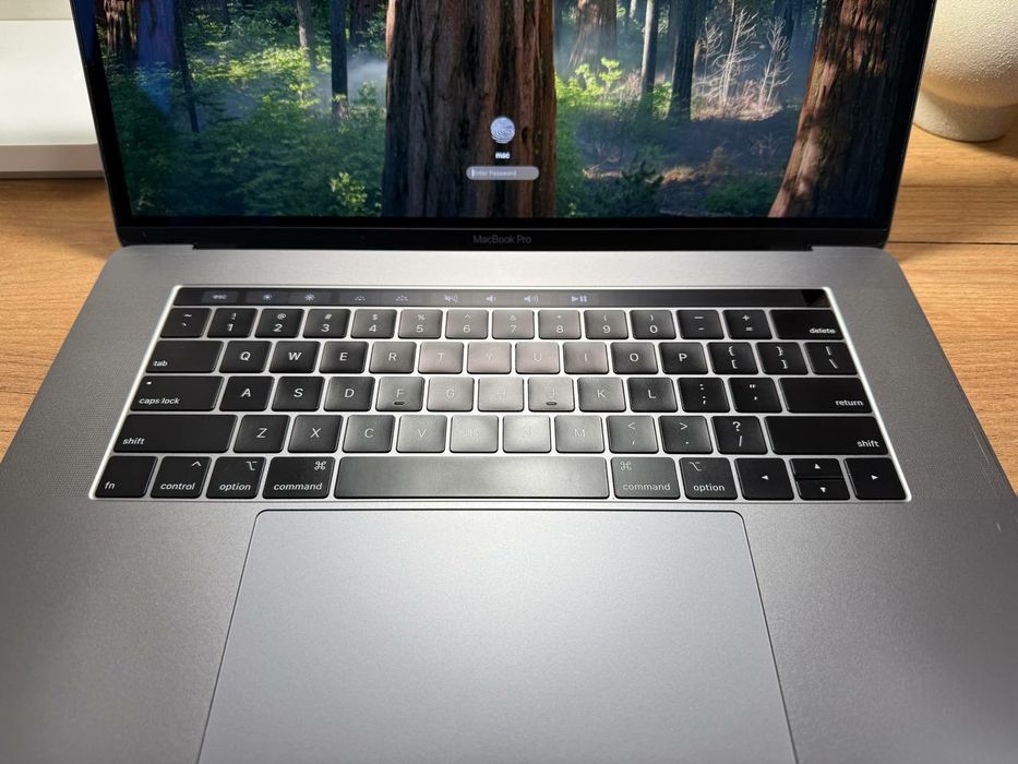 Macbook pro 2019 15 core i9