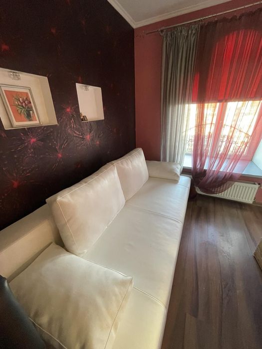 Продаж великої, дворівневої квартири на Митниці.