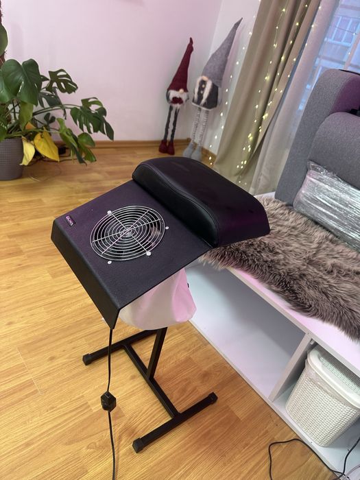 Витяжка педикюрна