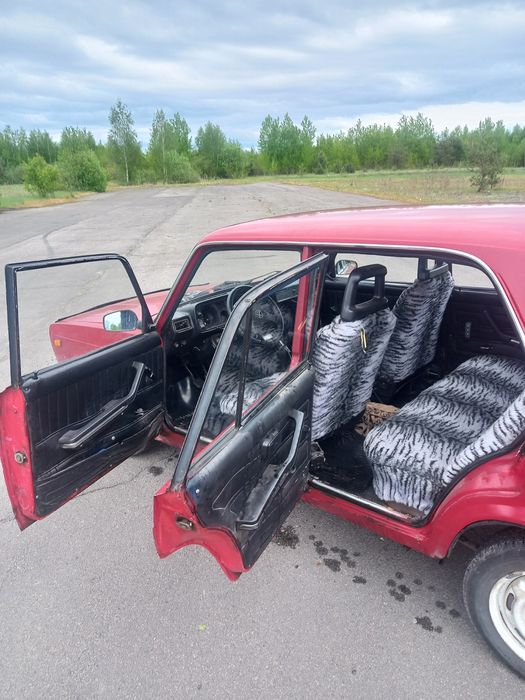 Автомобіль ВАЗ 2105