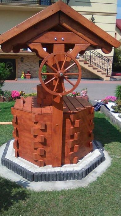 Studnia drewniana ogrodowa obudowa ozdobna