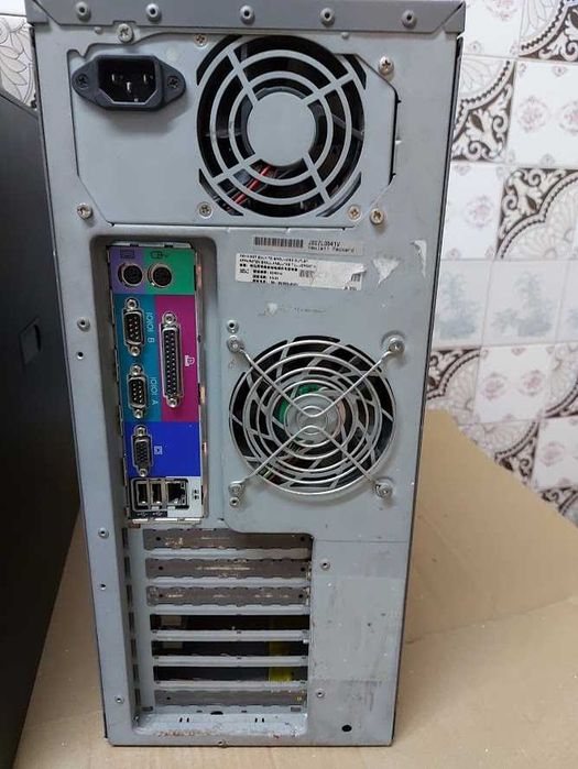 Servidor Compaq Proliant ML310