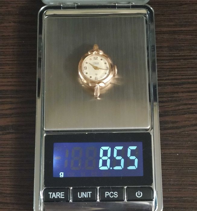 Золотые элегантные женские часы "Эра" 17 камней 583 пробы. В отличном состоянии!!!