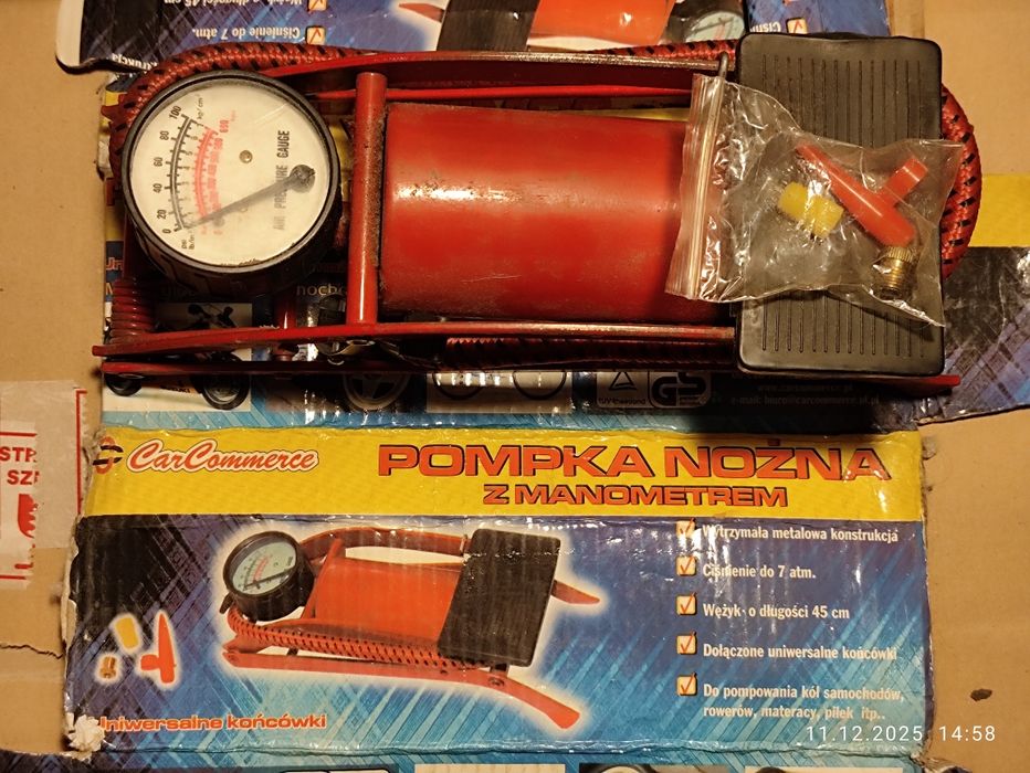 Pompka nożna z manometrem