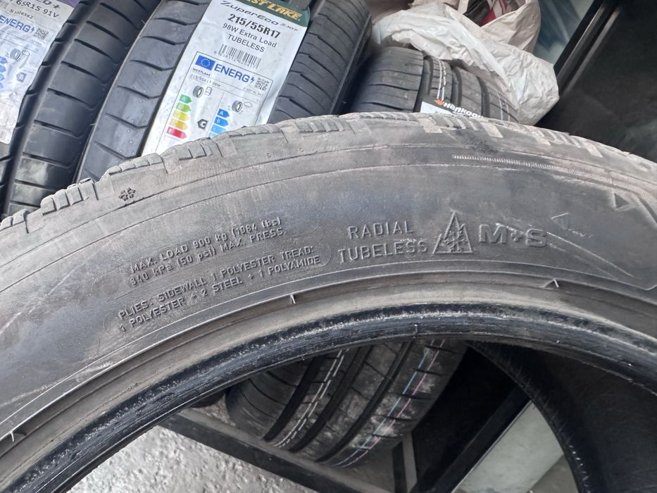 Зимові шини Goodyear Ultra Grip performance 3  255/45/r19 104v