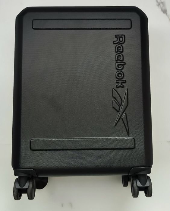 Walizka kabinowa Reebok nowa bez metki