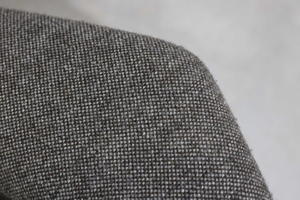 Cadeirão modelo “Masculo” de GamFratesi para Gubi