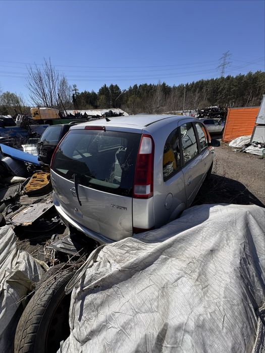 Opel meriva A czesci klapa , lampy , maska , silnik