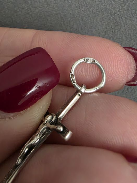 Срібний хрестик заріна