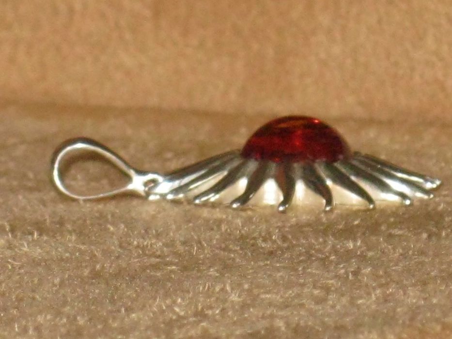 Medalha ( C/Âmbar ) Prata Maciça de Lei 925`/.. C/Contraste