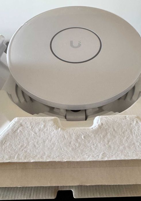 Vendo Unifi Access Point (AP) U7 Pro XG 10G (10/5/2.5/1 GbE). Como novo, com Garantia. Tem só 3 meses