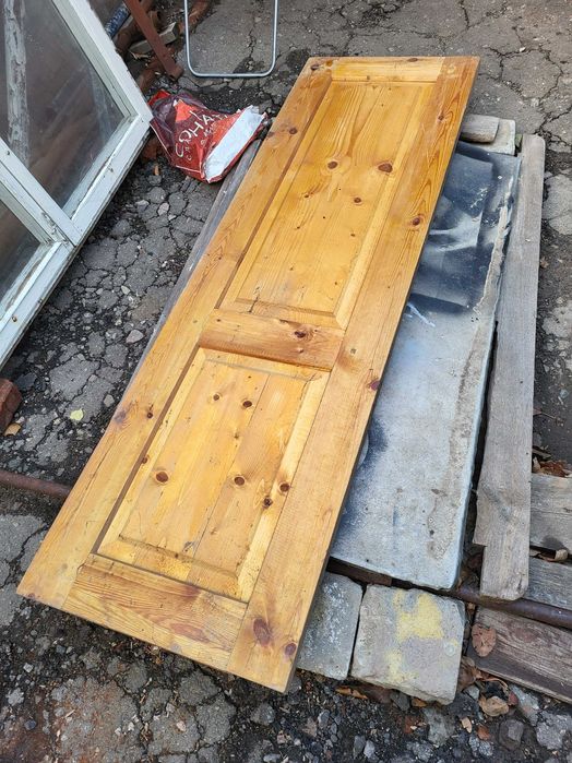 Деревянная дверь из массива сосны 600х1970 новая