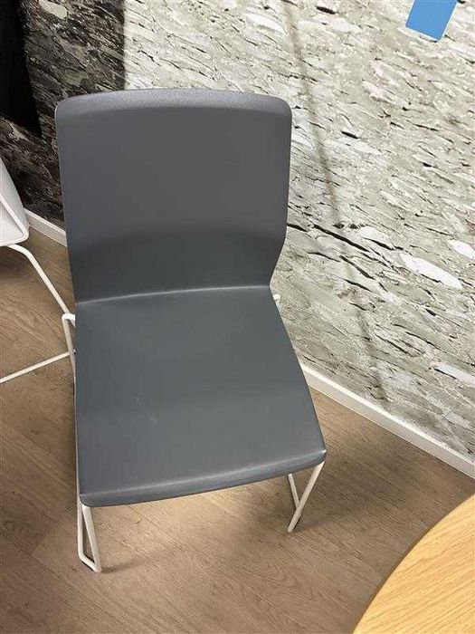 Krzesła Leia na płozach bez podłokietników 5 szt.