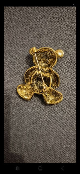 Broszka miś niedźwiedź w kolorze złotym Walentynki błysk glamour