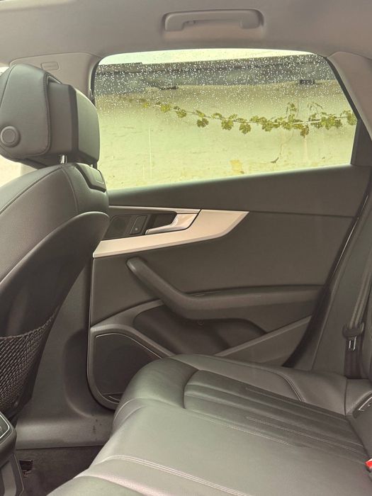 AUDI A4B9 2016.