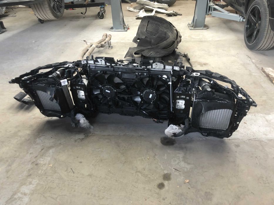 Панель комплектна радіатор вентилятор Porsche Macan GTS Turbo