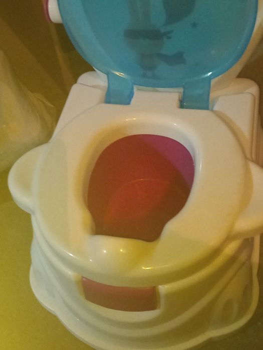 Nocnik grający z klapką