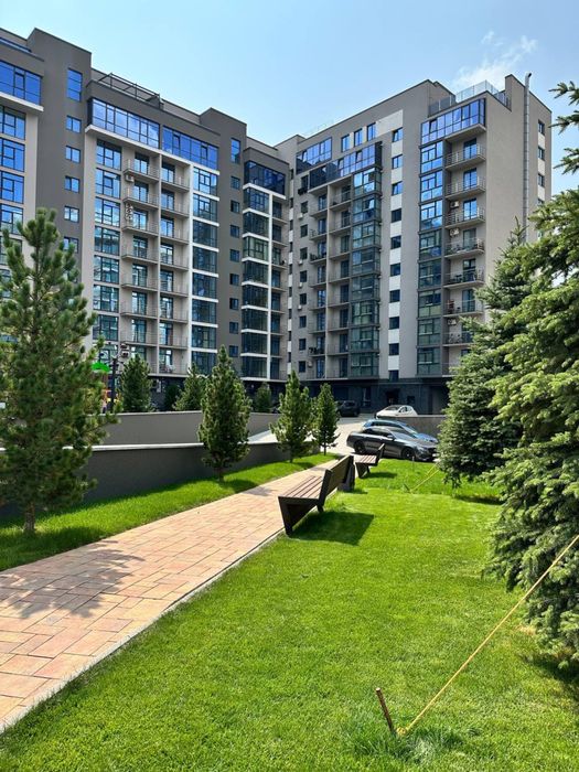 Продаж трикімнатної квартири по вулиці Мазепи у Park Residence