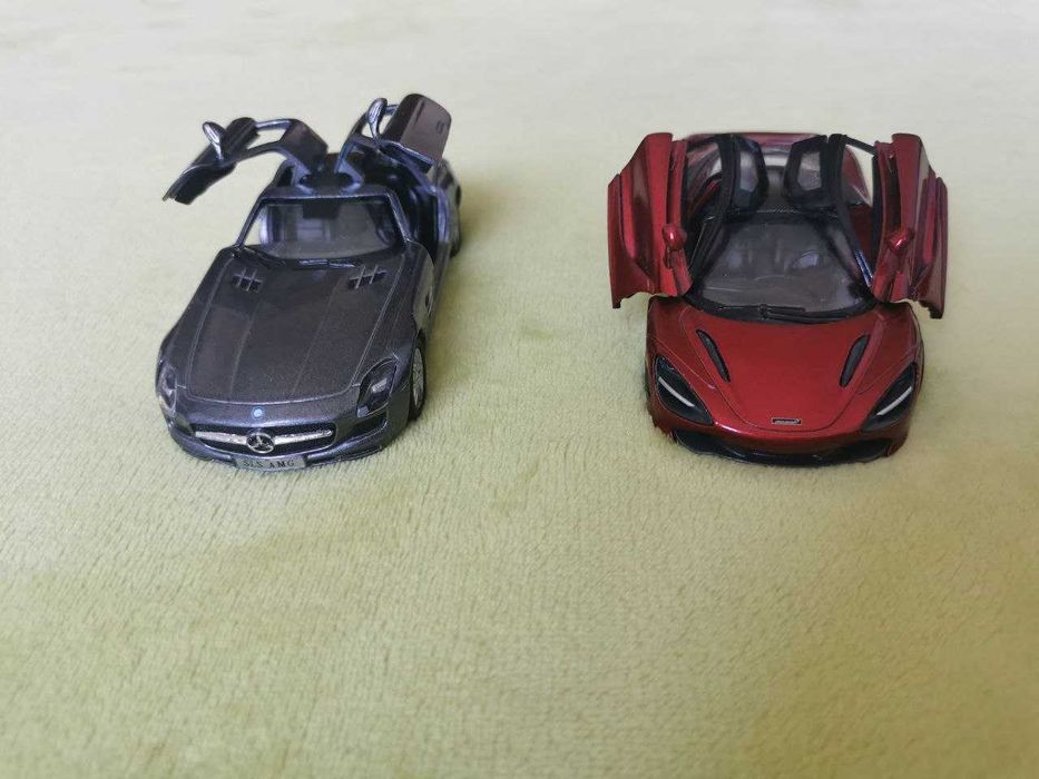 Моделі машинок Kinsmart 1:36 McLaren Mercedes