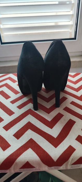 Sapato preto camurça