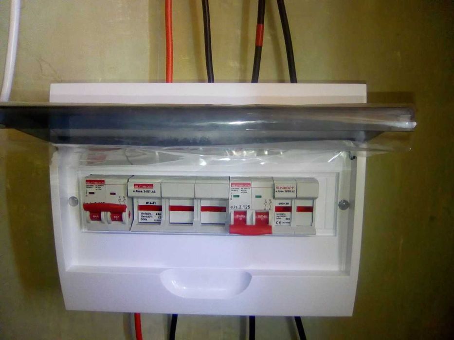 Гибридный инвертор (ИБП/ДБЖ+СЭС) Axioma чистый синус + АКБ 150 Ач