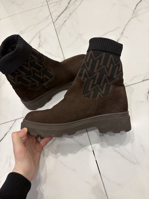 Жіночі черевички на резинці