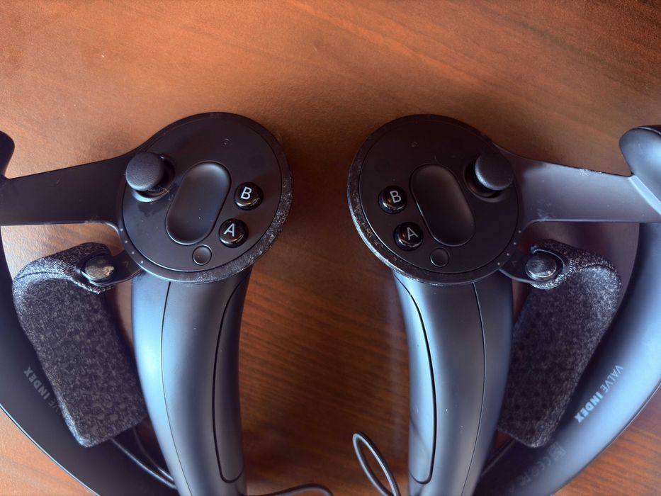 Valve Index VR Kit + 2 Base Stations + 2 Controllers + Acessórios