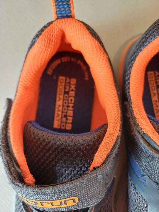 Продам дитячі кросівки Skechers
