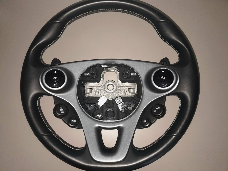 Спортивный руль Smart 453 Brabus оригинал (с лепестками)