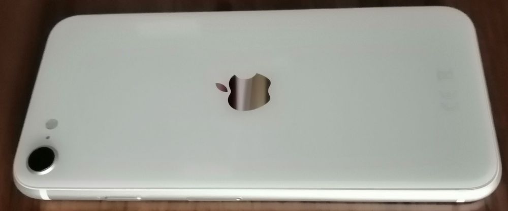 iPhone SE 2020 Apple (4.7'' - 128 GB - branco)- como novo, com a bateria a 100%