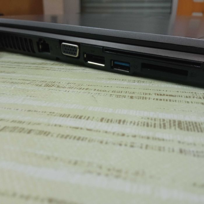 Portatil Fujitsu Lifebook E736 I5 8GB Ram  disco 500GB