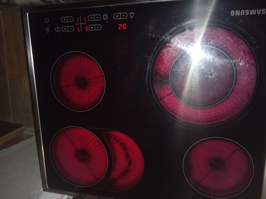 Керамічна  варочна поверхня samsung