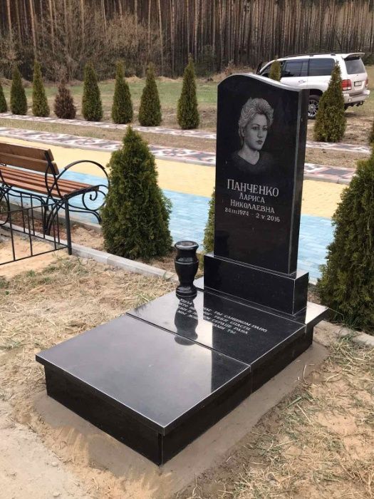 Пам'ятники з граніту