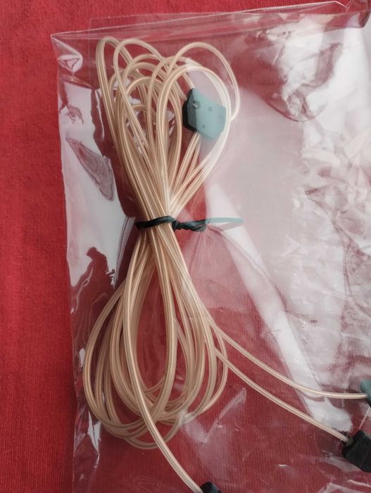 В упаковке Антенна FM ФМ с металлическим штекером для радио / Тюнера