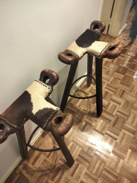 Par de bancos de bar