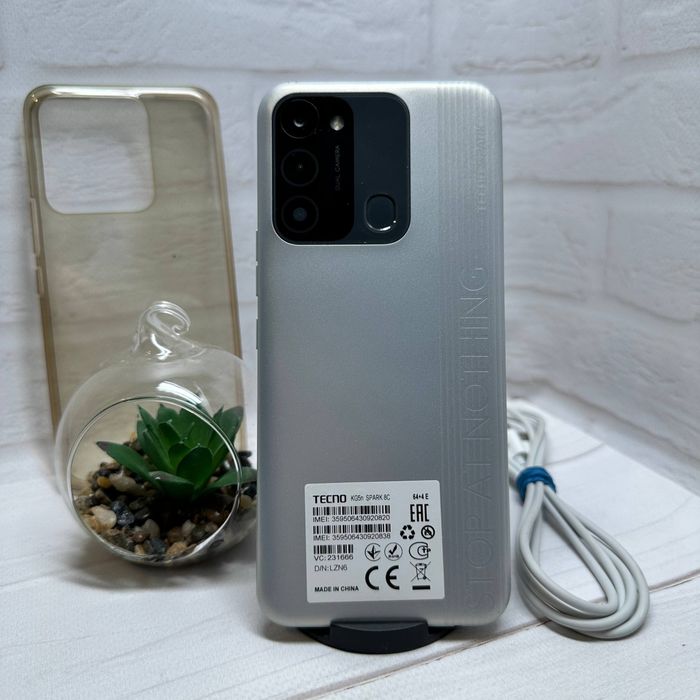 Продам телефон Tecno Spark 8C  4+1/64Gb NFC в гарному стані