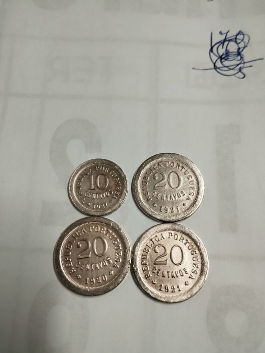 1 moeda de 10 centavos de 1921 e 2 de 20 centavos 1921 uma de p.aberto