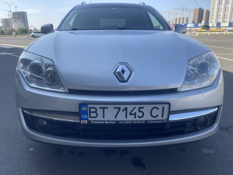 Рено Лагуна 3модель 2010р універсал пригнана з Європи