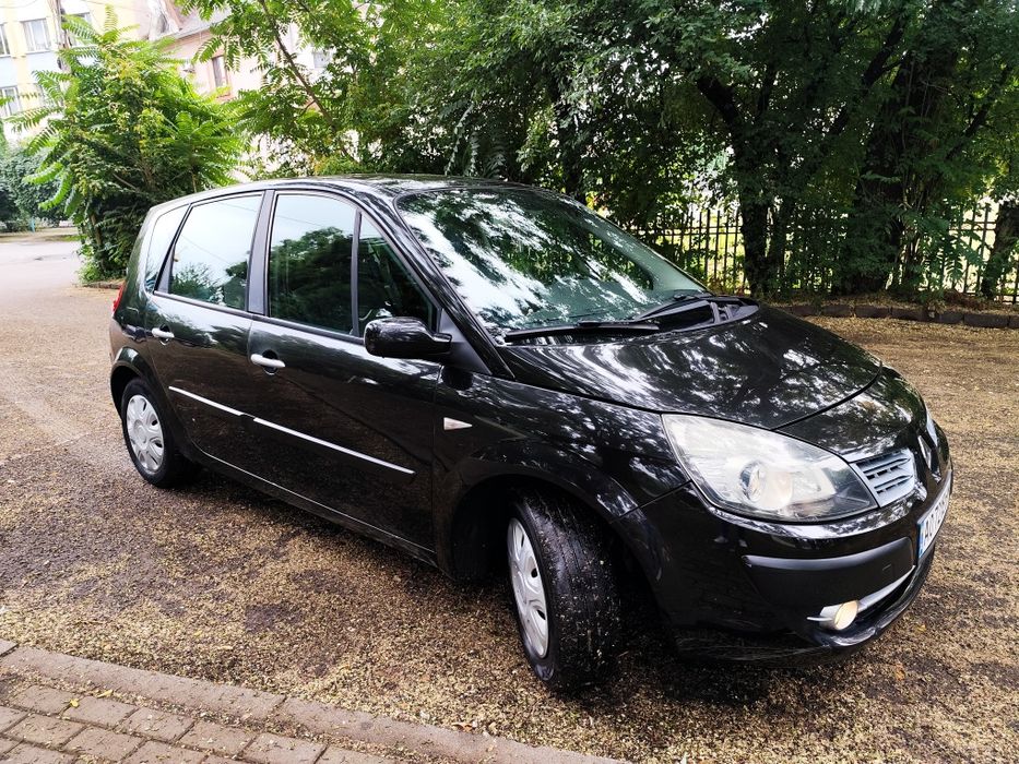 Мінівен Renault Scenic 2009 повністю обслужено