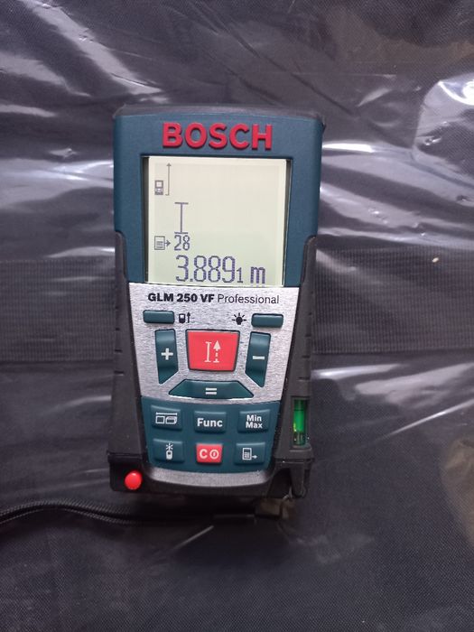 Лазерний далекомір BOSH GLM 250 VF Professional