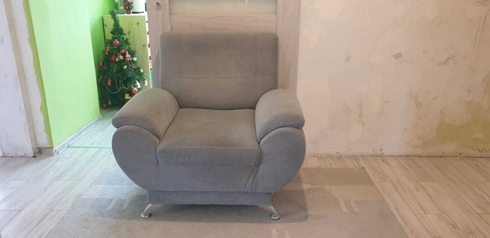 Zestaw wypoczynkowy - stan idealny, kanapa 3 os., 2 fotele, 1 kostka