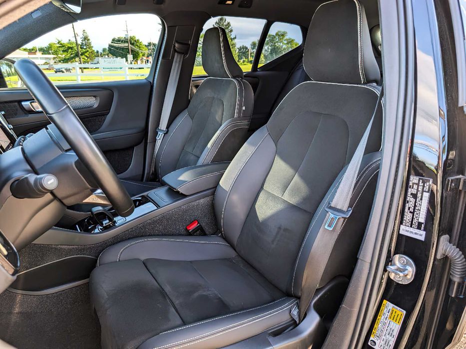 Volvo XC40 Electric      2022