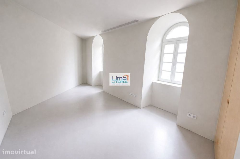 Moderno apartamento T2 - Centro de Leiria - com parqueamento interior