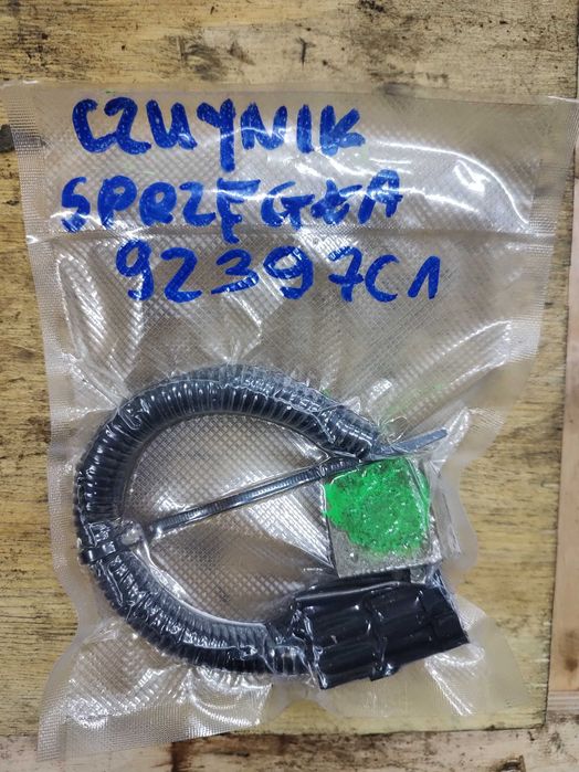 Czujnik sprzęgła CASE 5120,5130,5140,5150 nr kat-92397C1