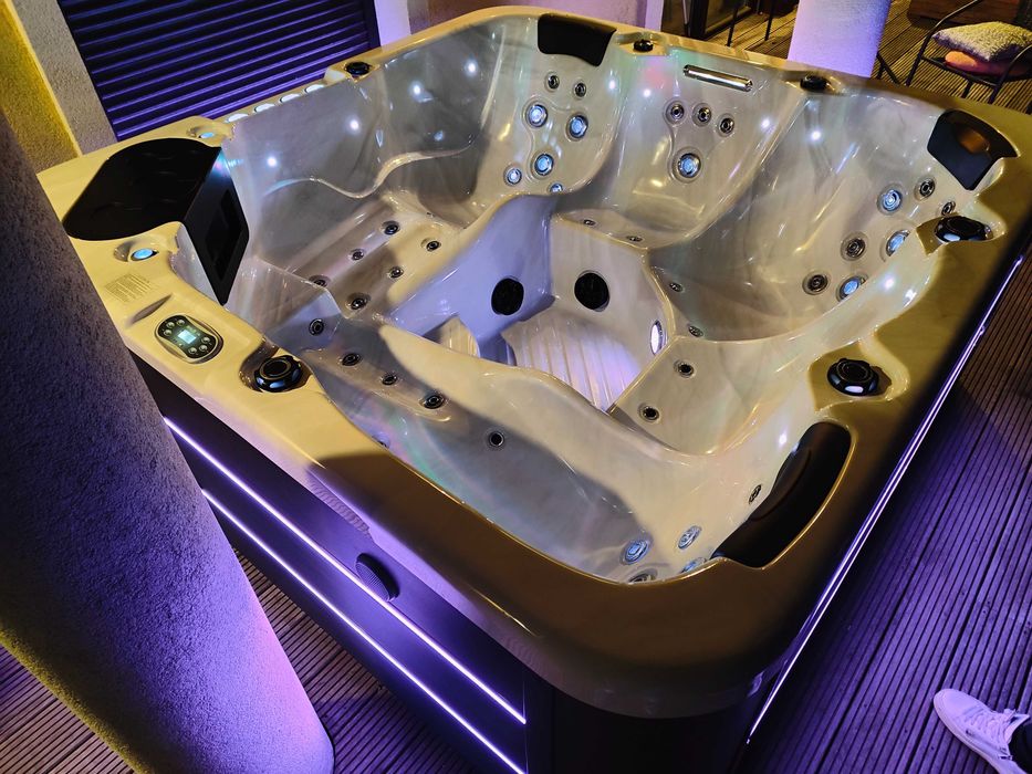 Jacuzzi Premium 5-osobowe – 2 leżanki, LED, Balboa, Dostawa GRATIS